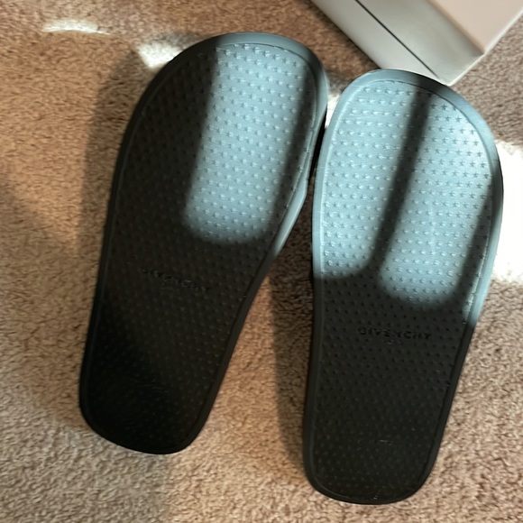 Givenchy All over print Slides Sz 10 - Picture 4 of 4
